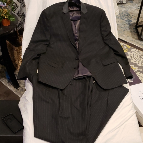Marc New York pinstripe suit - Picture 5 of 6